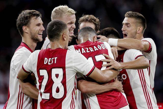 雷霆力克快船13连胜 拉塞尔伤退篮网险胜雄鹿